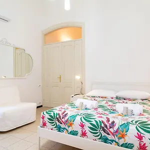 Juighissa Leonora Bed & Breakfast